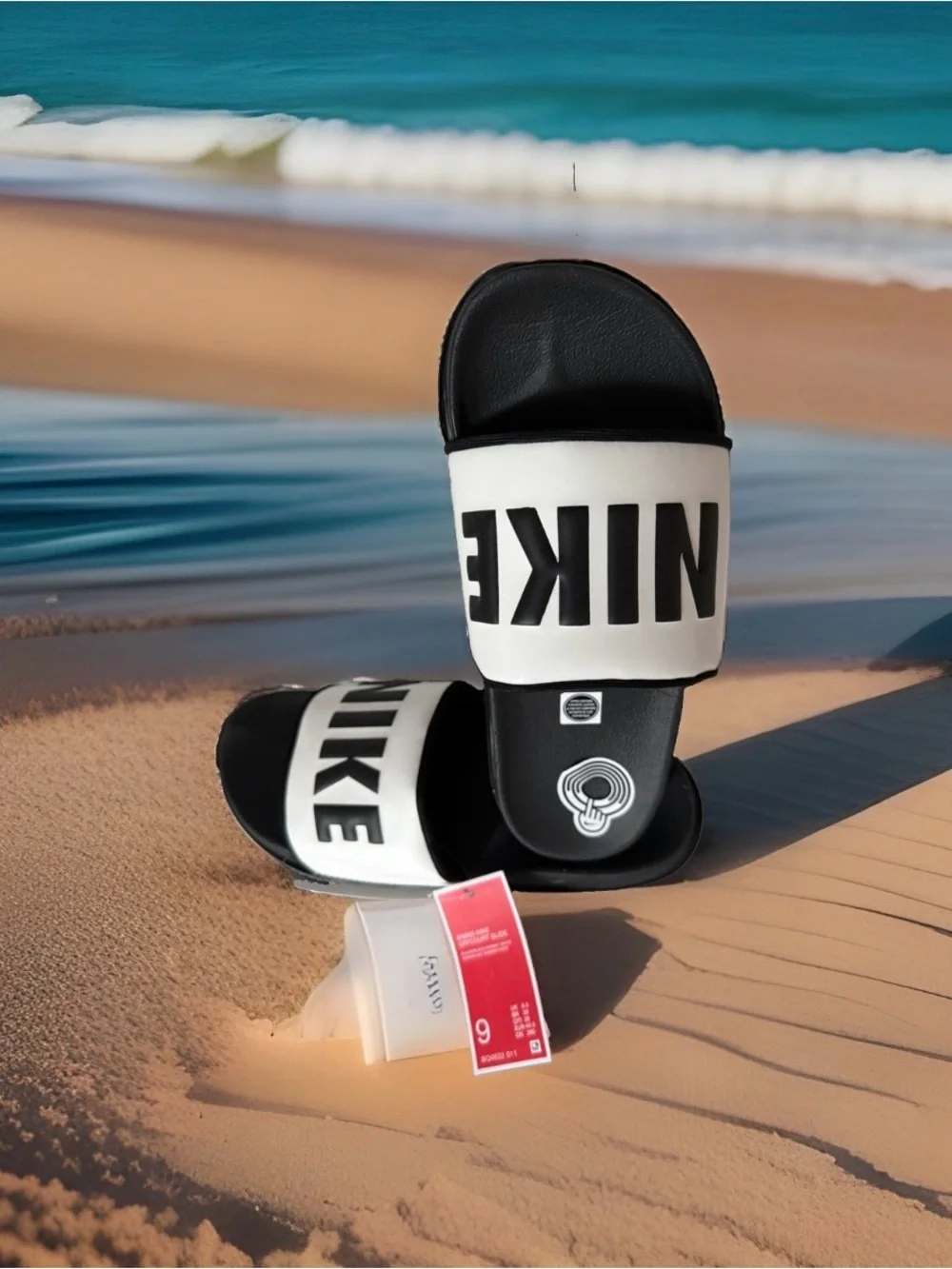 Nike Offcourt Women’s Size 9 Slide Sandals. Black/White. New with Tags.